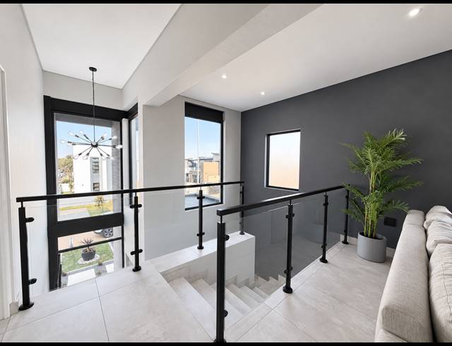4 BEDROOM FREEHOLD FOR SALE IN FOUNTAINBROOK ESTATE